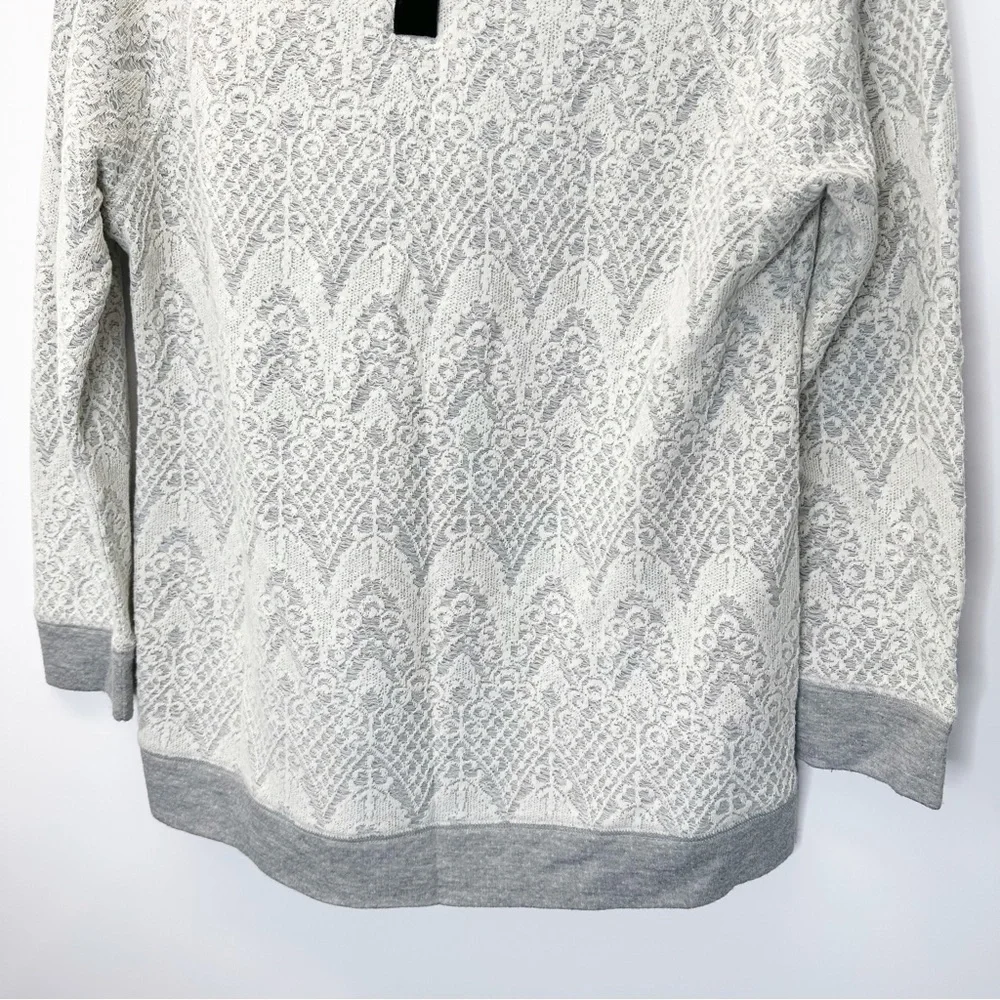 Soft Surroundings gray white lace overlay vneck long sleeve top medium petite